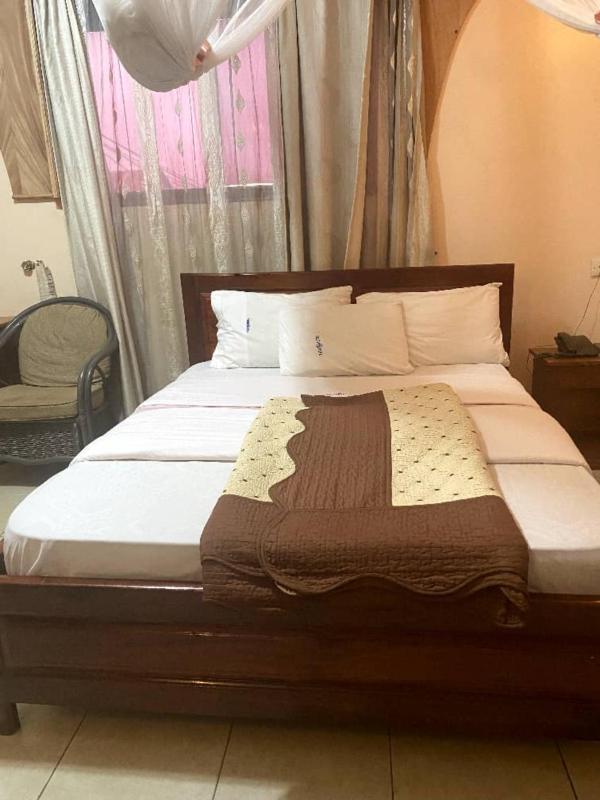 The Tick Hotel - image 8