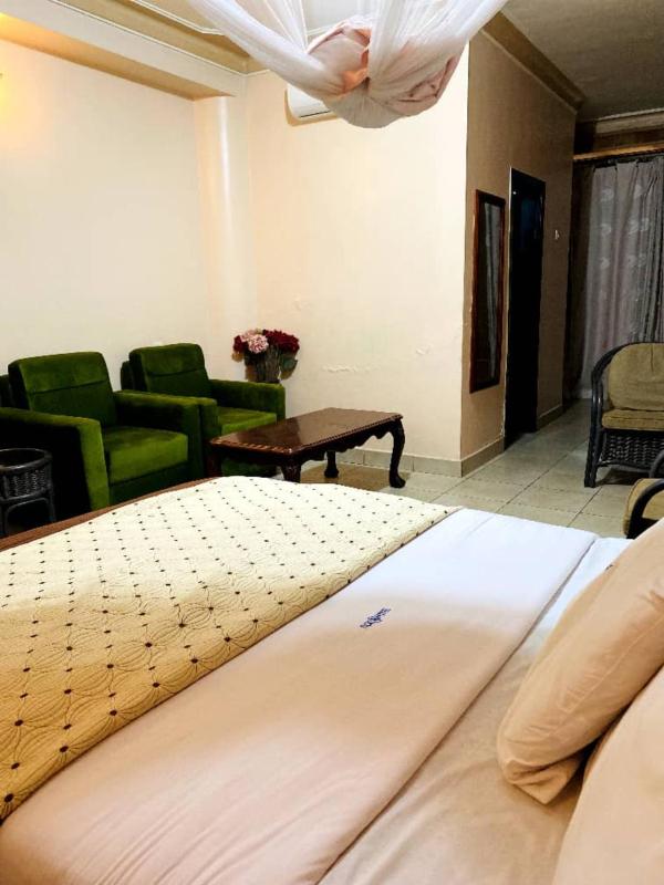 The Tick Hotel - image 14