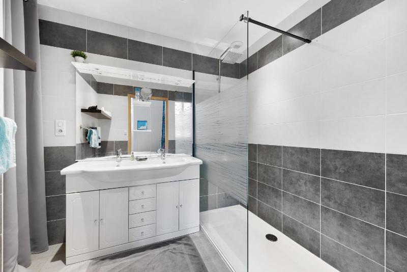 Double Room with Private External Bathroom image 2