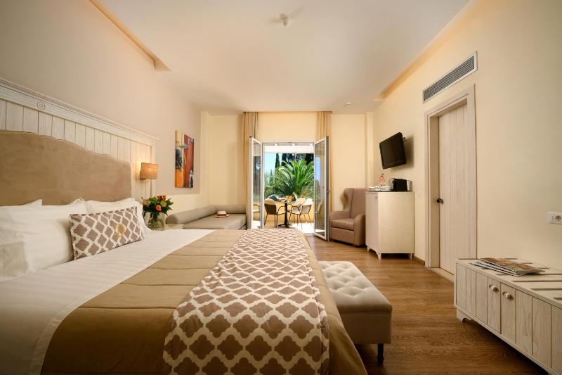 Standard Double Suite image 1