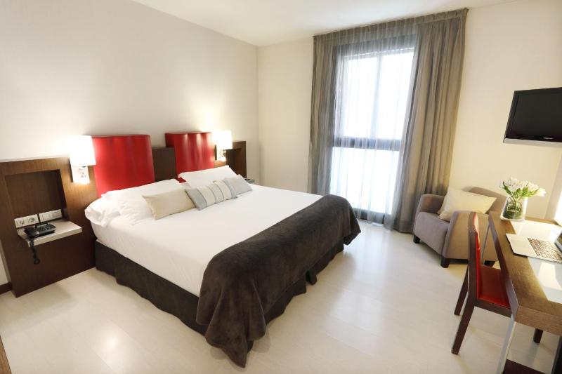 Double or Twin Room image 3
