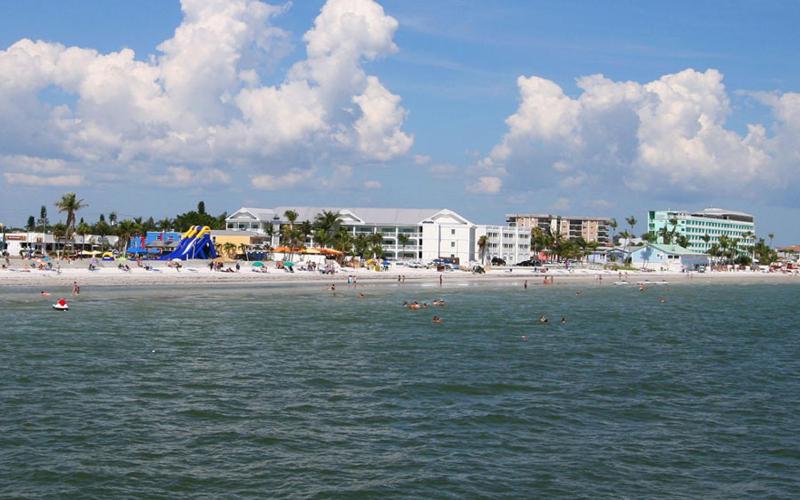 Manatee Bay Inn - image 36