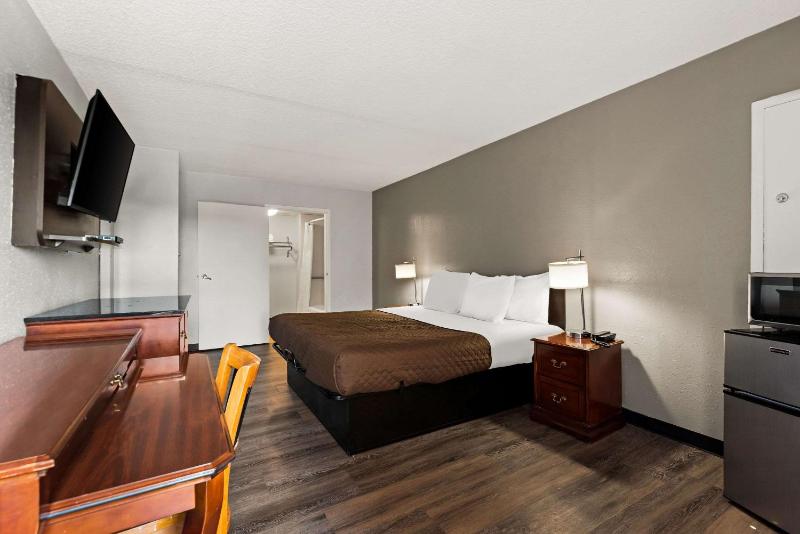 King Room - Non-Smoking image 1