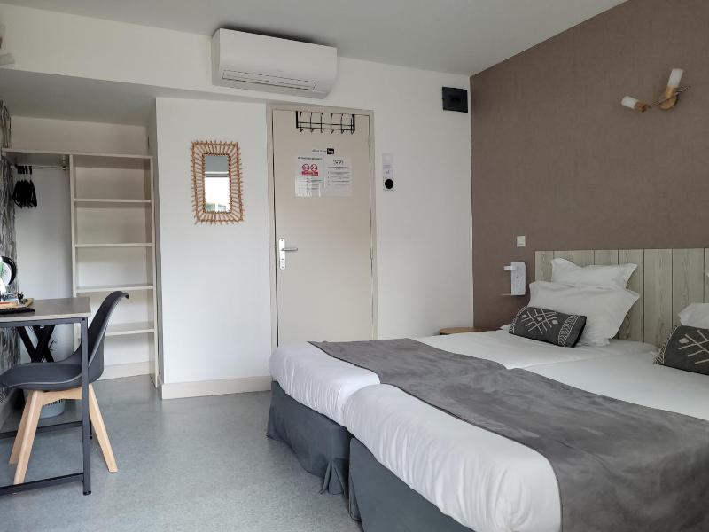 Twin Room image 3