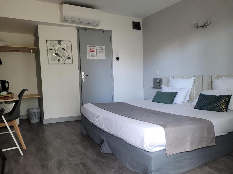 Superior Double Room image 4