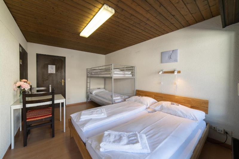 4-Bed Room with privat bathroom on same floor image 4