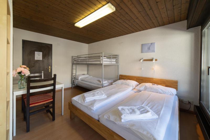 4-Bed Room with privat bathroom on same floor image 3
