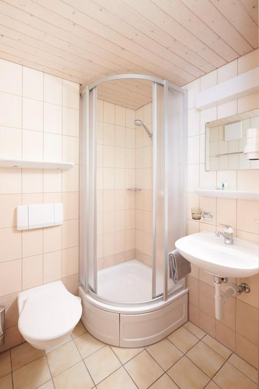 Single Room image 4
