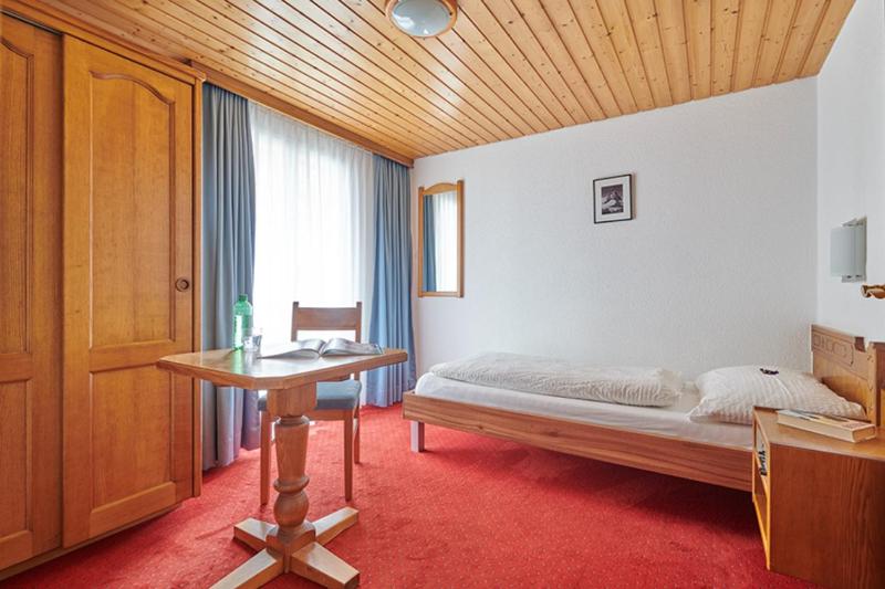 Single Room image 3