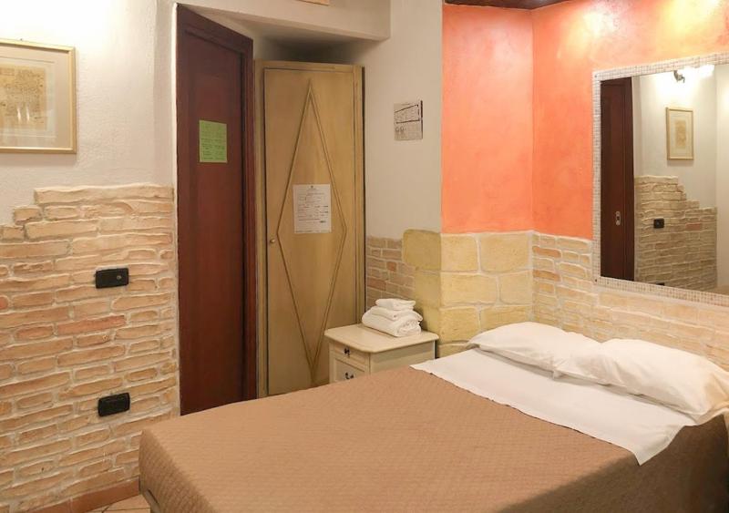 Standard Single Room image 1
