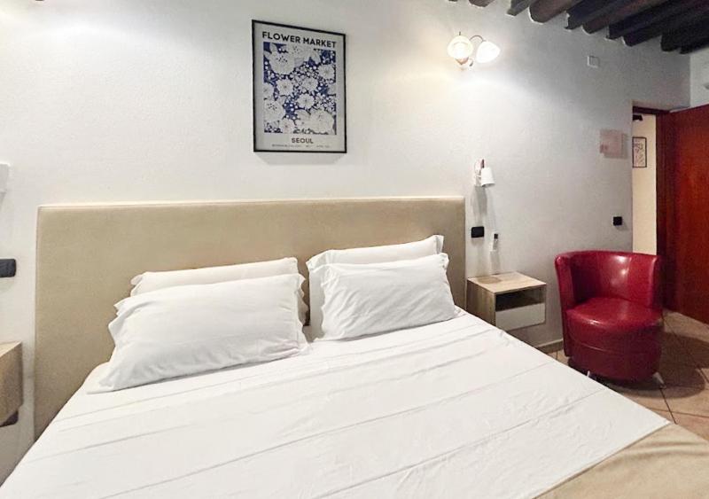 Superior Double Room image 4