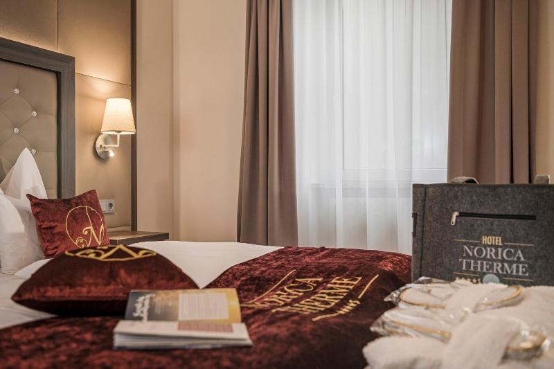 Double Room with Balcony - Free access to Alpentherme image 3