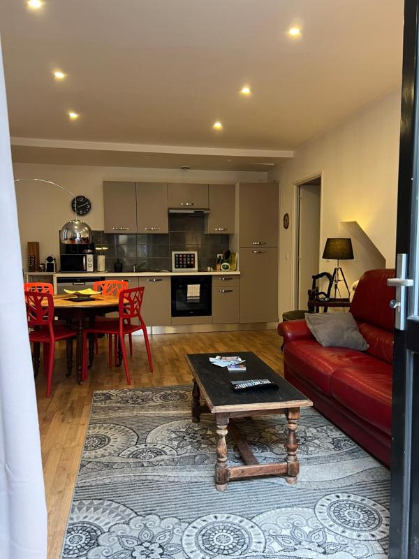 One-Bedroom Apartment image 2