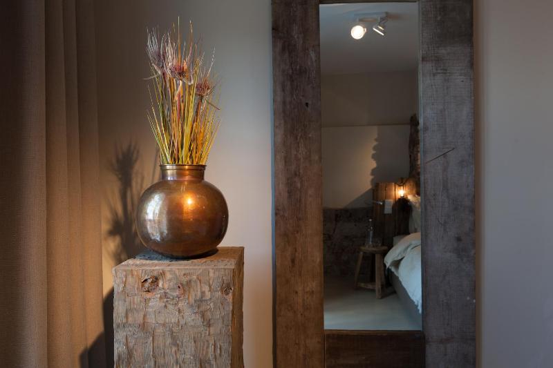 Large Double Room image 4