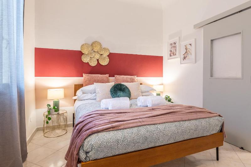 One-Bedroom Apartment image 4