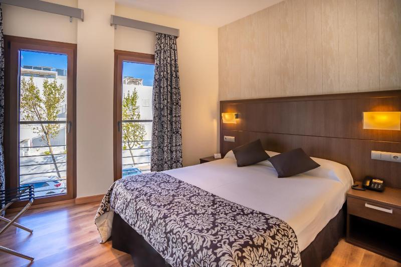 Economy Double Room image 1