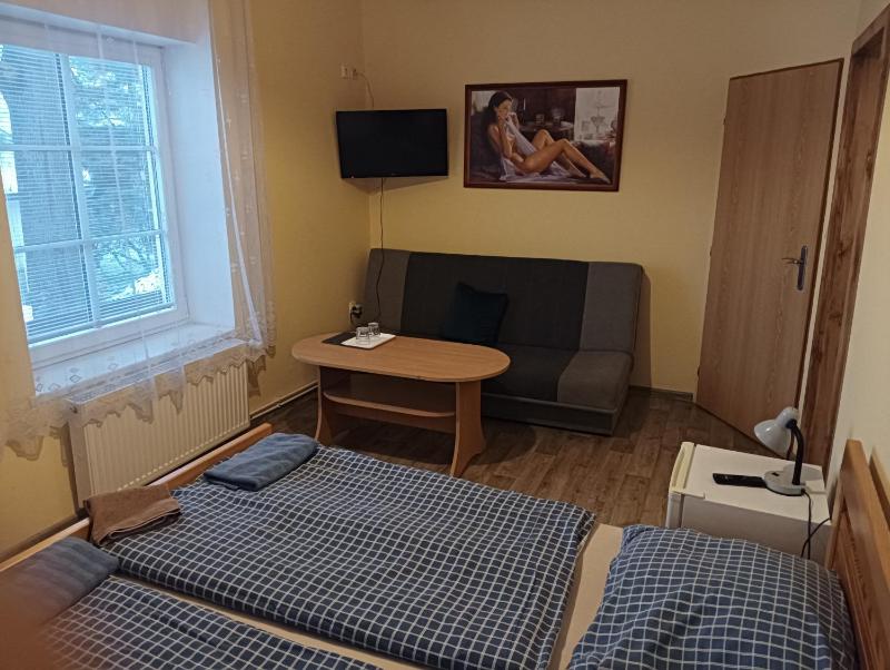 Double Room image 3