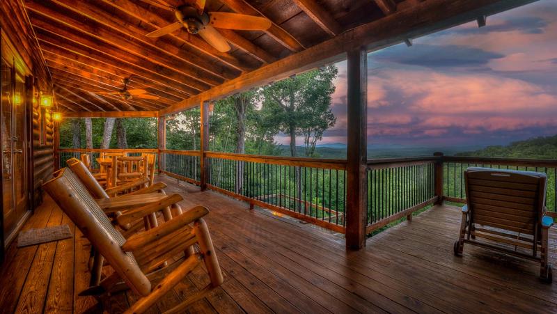 Lake Vista Lodge- Beautiful Mountain and Lake View | Hot Tub | Game Room | Firepit - image 1