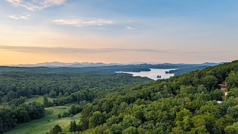 Lake Vista Lodge- Beautiful Mountain and Lake View | Hot Tub | Game Room | Firepit - image 28