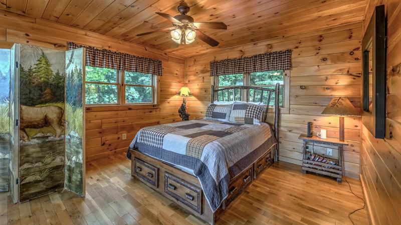 Lake Vista Lodge- Beautiful Mountain and Lake View | Hot Tub | Game Room | Firepit - image 23