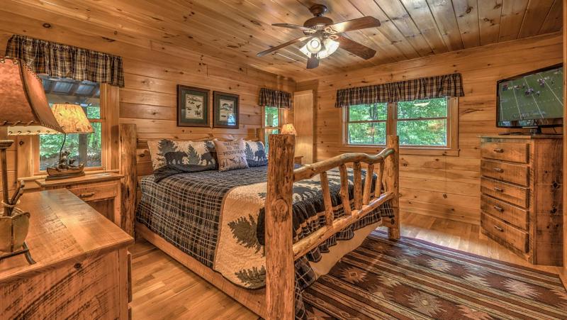 Lake Vista Lodge- Beautiful Mountain and Lake View | Hot Tub | Game Room | Firepit - image 24