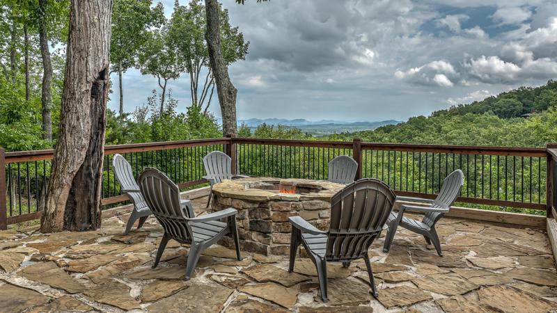 Lake Vista Lodge- Beautiful Mountain and Lake View | Hot Tub | Game Room | Firepit - image 32