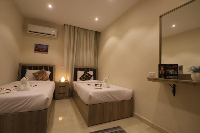 Double or Twin Room with Mountain View image 4