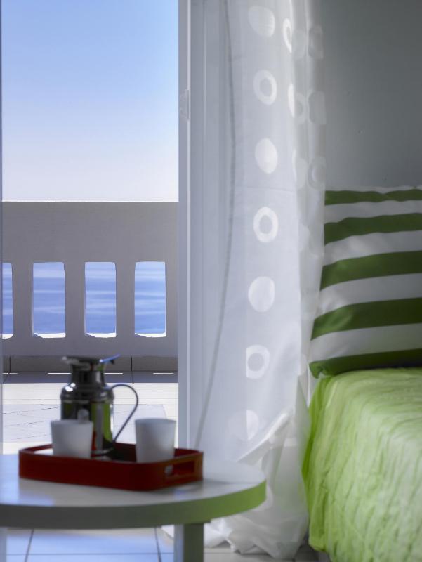 Apartment  with Sea View (2-4 Adults) image 2