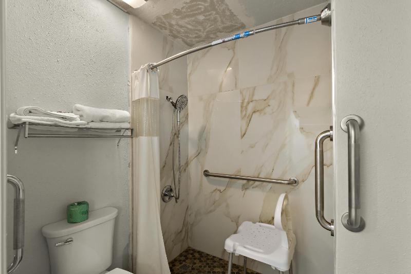 King Room - Disability Access/Non-Smoking image 2