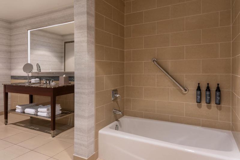 King Room image 3