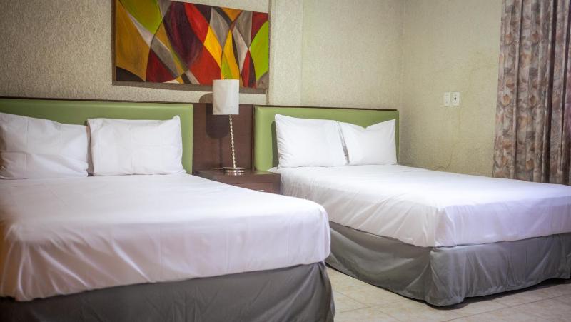 Suites del Sol Hotel & Apartments - image 15