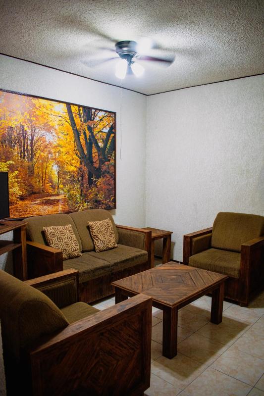 Suites del Sol Hotel & Apartments - image 7