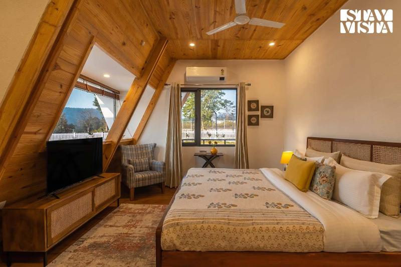 StayVista's Zen Cottage - 2BHK with Mountain View & Gazebo - image 25