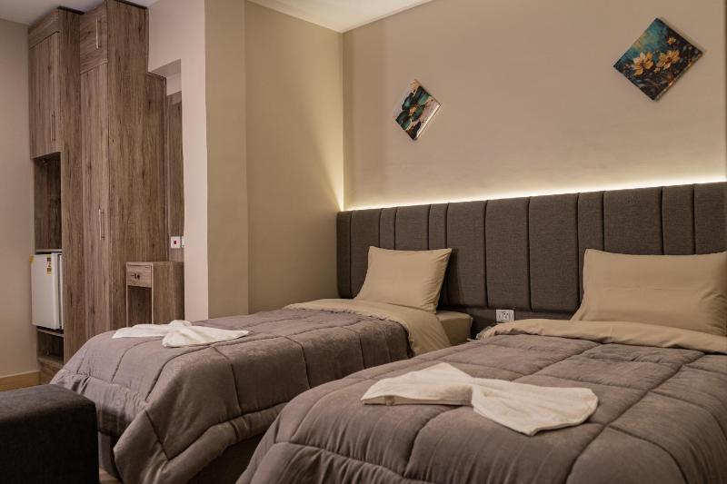 Twin Room with Terrace image 4