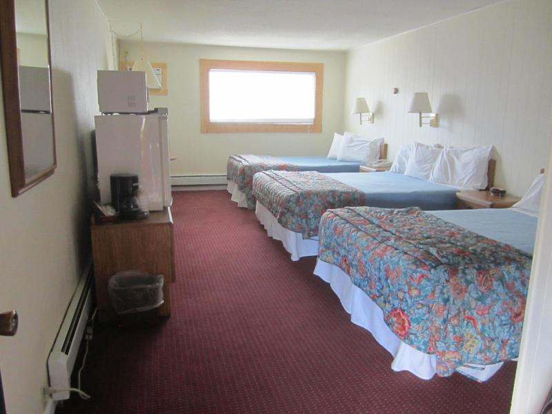 Family Room image 1