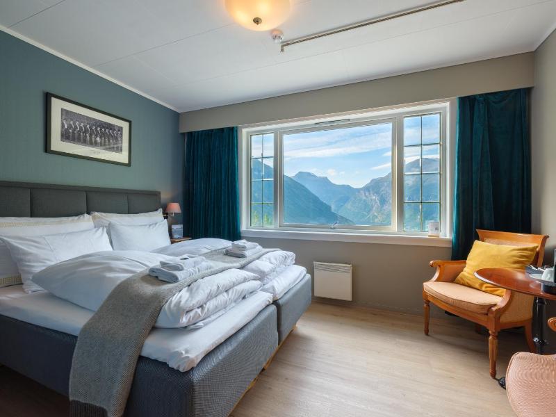 Double Room with Fjord View image 1