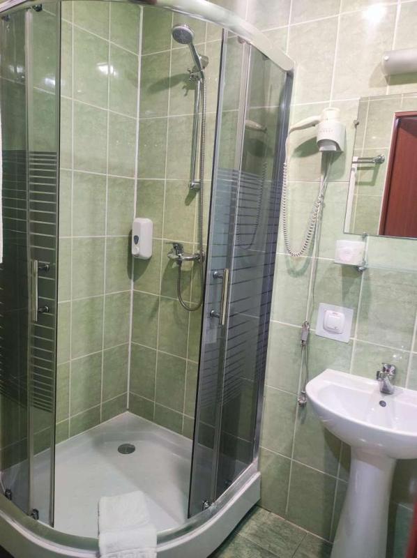 Double Room image 3