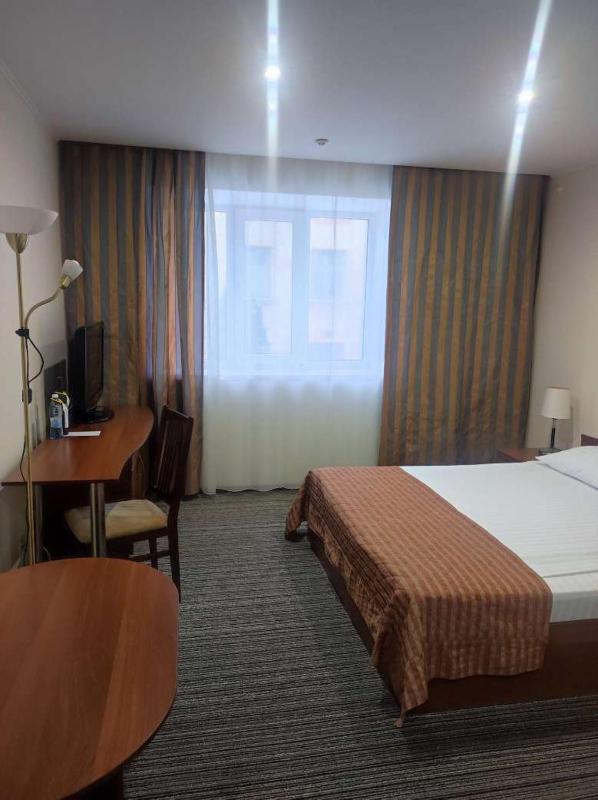 Double Room image 4