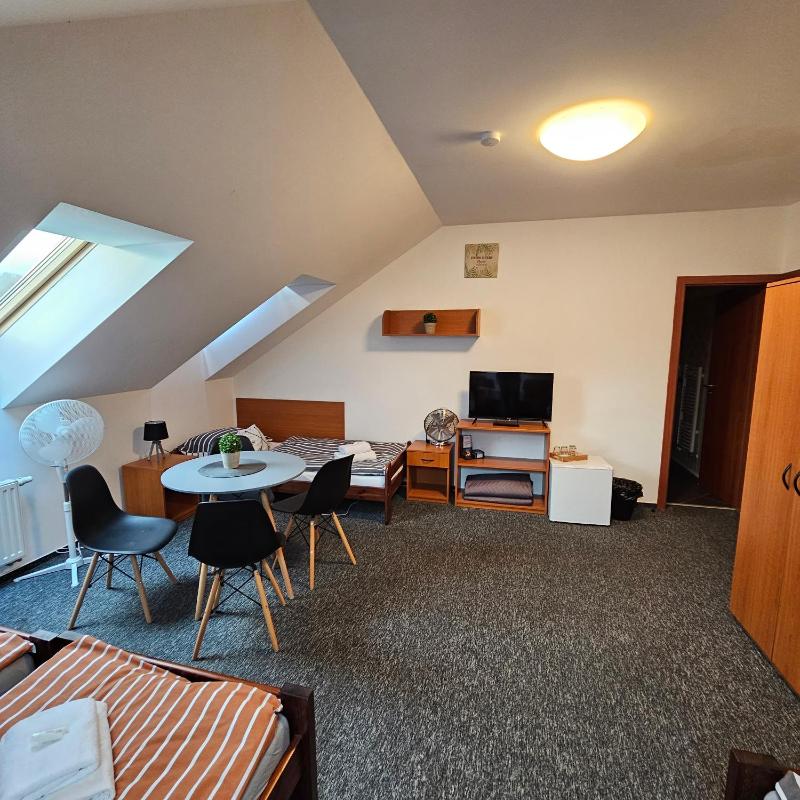 Quadruple Room image 4