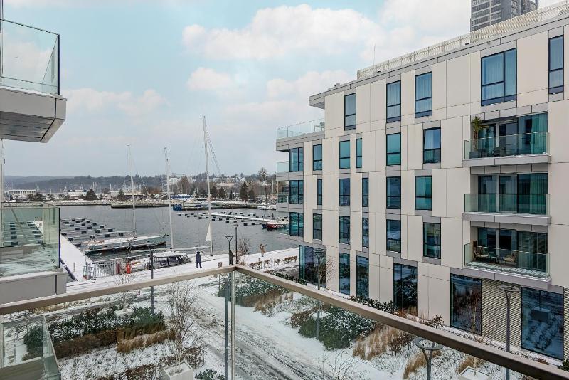 Gdynia Port Marine Apartment with Sea View by Noclegi Renters - image 10