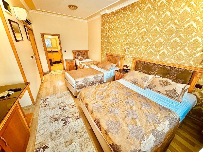 Standard Triple Room image 4