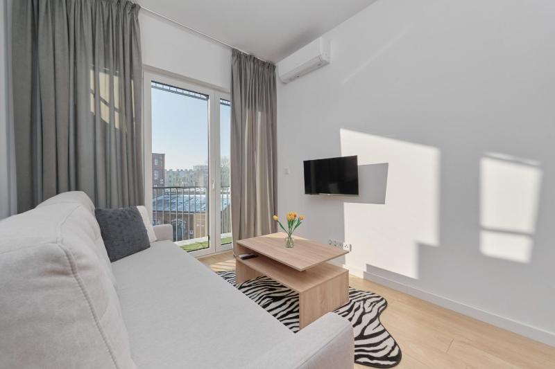 Tasteful Apartment with FREE GARAGE and Balcony by Noclegi Renters - image 1