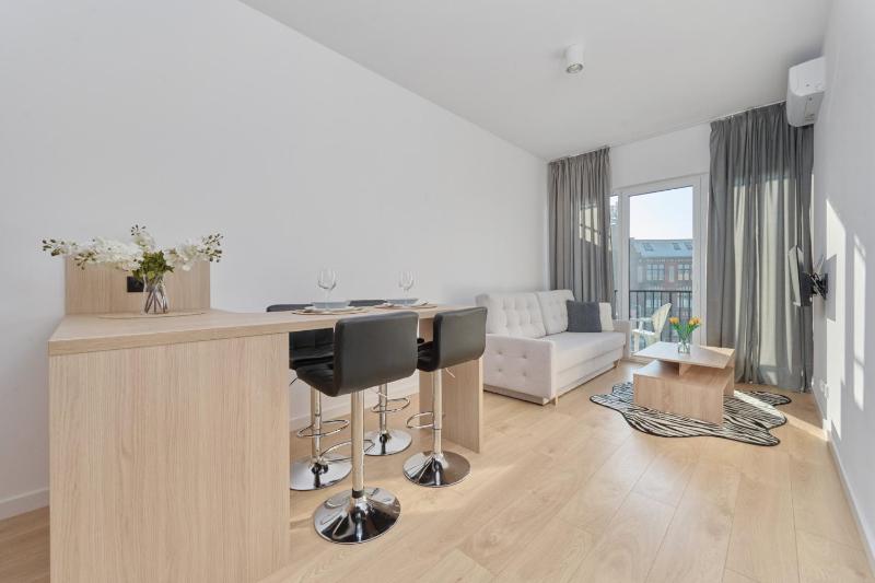 Tasteful Apartment with FREE GARAGE and Balcony by Noclegi Renters - image 24