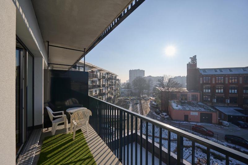 Tasteful Apartment with FREE GARAGE and Balcony by Noclegi Renters - image 7