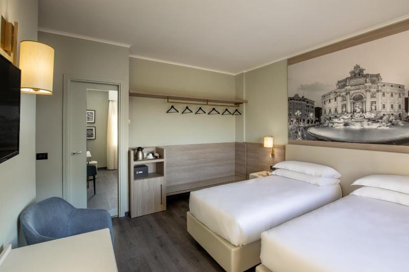 Superior Family Room image 1