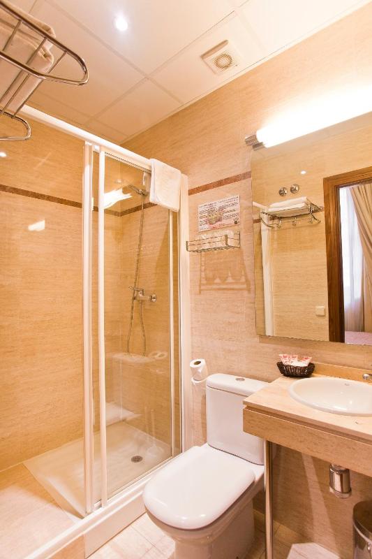 Superior Double Room image 3