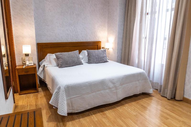 Superior Double Room image 4