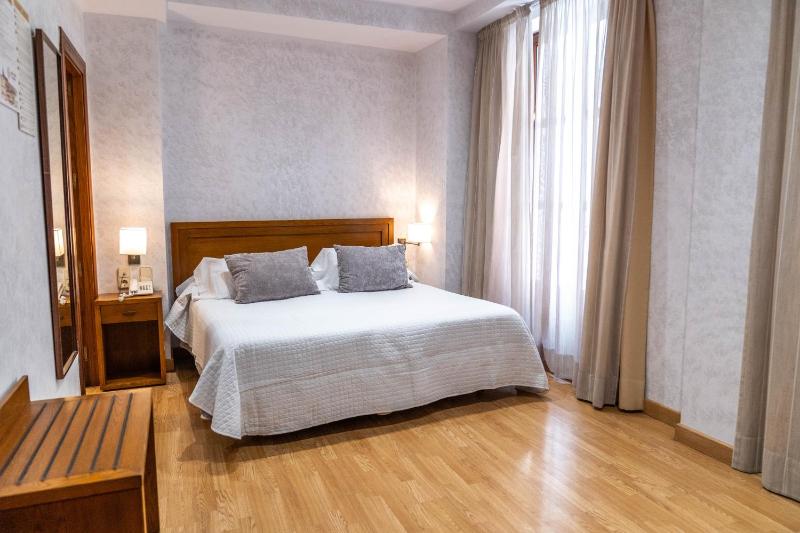 Superior Double Room image 1