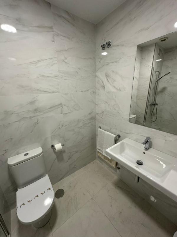 Double or Twin Room image 3