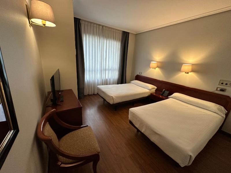 Hotel Compostela Vigo - image 8